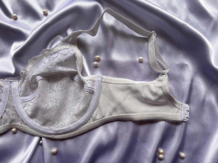 سوتین سفید زنانه ژاسمن مدل Coloniya کاپ D با دانتل آلمانی و طراحی فرمدهنده سینه