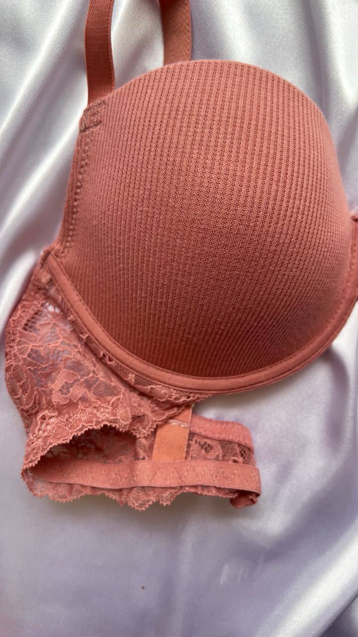 رنگ کالباسی، طراحی فنردار و کاپ ترک، ساخته شده با متریال باکیفیت آلمانی و ترک.