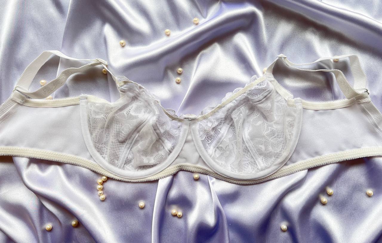 سوتین آتریا | کد ۲۰۱۳ | کاپ D | رنگ: سفید