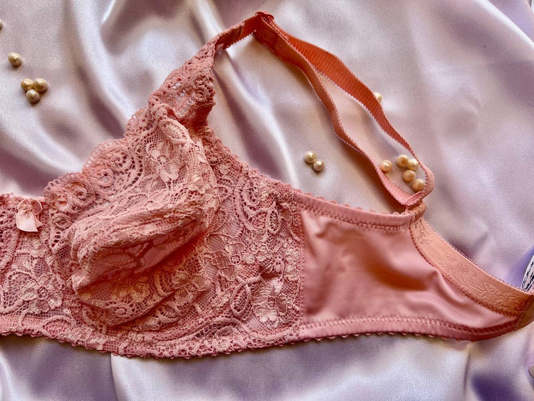 سوتین دانتل بدون لایه Maral ژاسمن | کاپ D صورتی